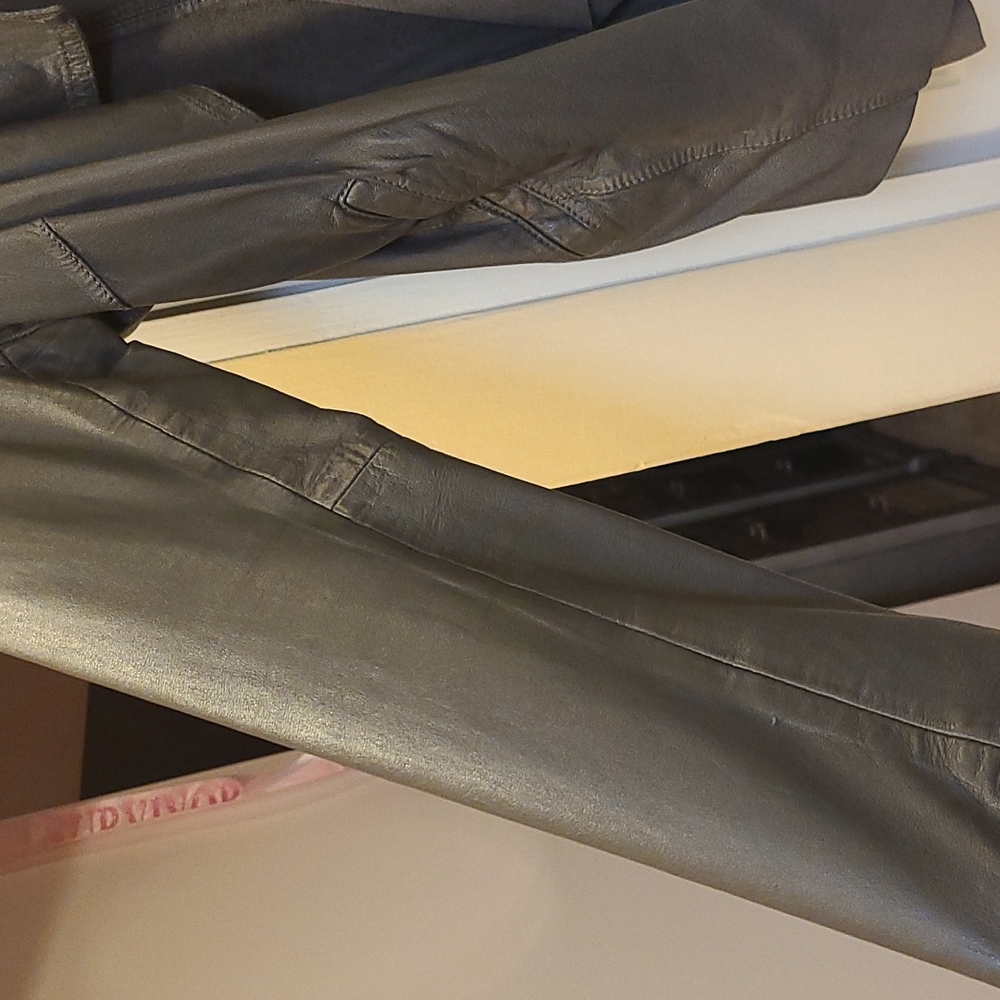 Dkny Leather Jacket - image 4